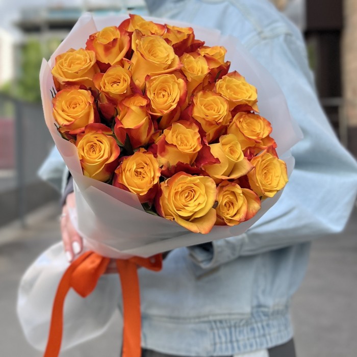 25 ярких роз Корфу 60 см