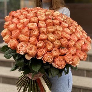 101 пионовидная роза Кахала 70 см