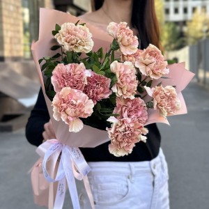 11 розово-персиковых гвоздик 11 розово-персиковых гвоздик