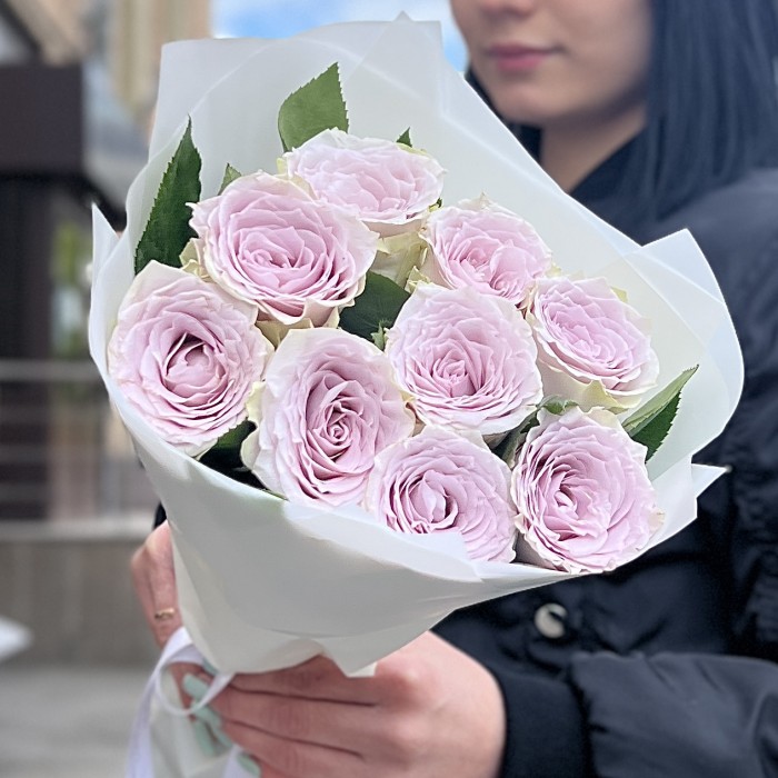9 сиреневых роз Мемори Лейн 40 см