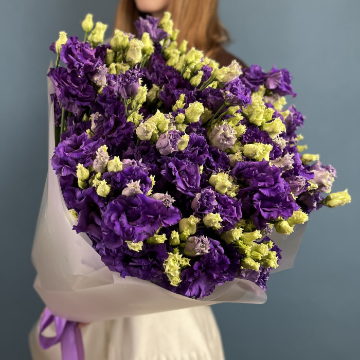 11 фиолетовых махровых эустом