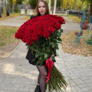 101 ароматная красная роза 120 см