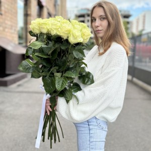 15 белых роз Мондиаль 80 см 15 белых роз Мондиаль 80 см
