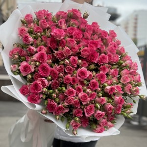 25 кустовых роз Рупски 70 см 25 кустовых роз Рупски 70 см