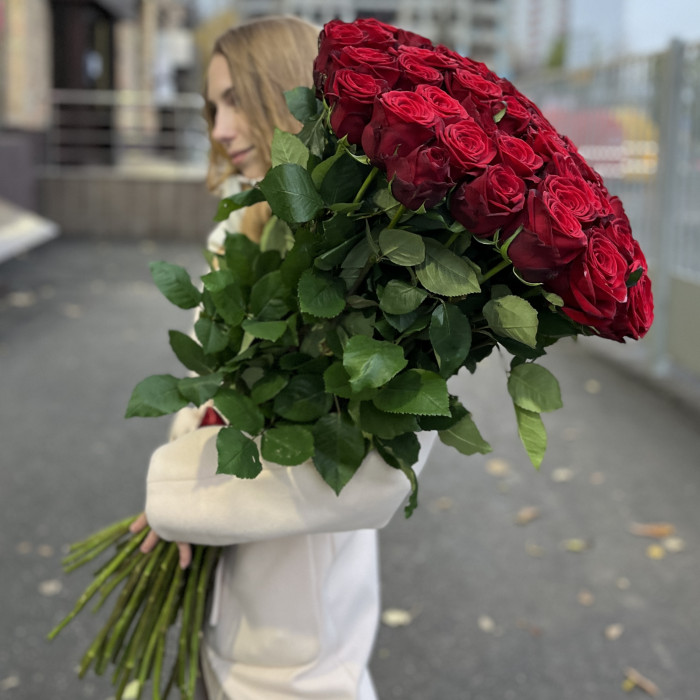 45 красных роз 80 см на юбилей