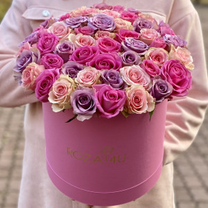 51 роза микс в коробке