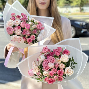 9 нежных кустовых и пионовидных роз MIX