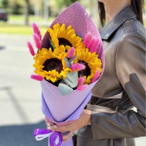 Букет Для девочки с подсолнухами Букет Для девочки с подсолнухами