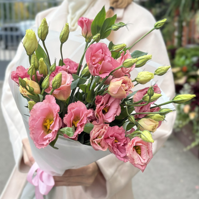 Букет из 9 розовых эустом