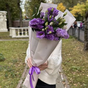 Букет из нежных лавандовых эустом