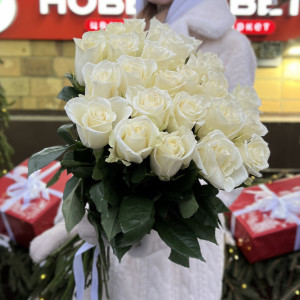 Длинная белая роза 70 см