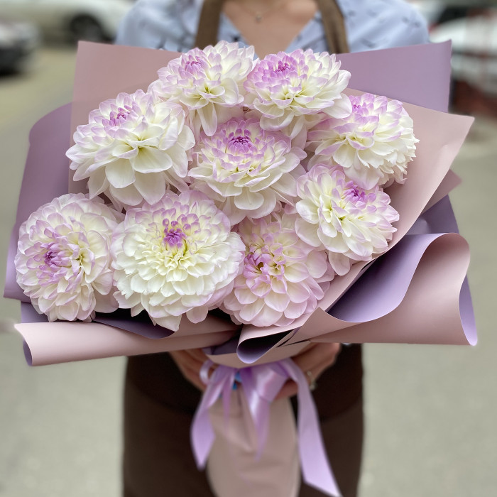 Букет Сердце из георгинов