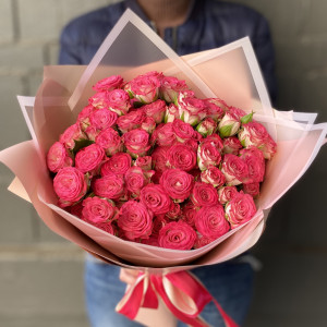 Букет из кустовых роз Haley Rose