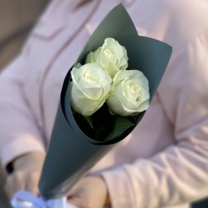3 белых розы Махе 3 белых розы Махе