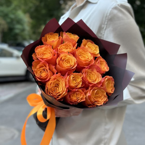15 оранжевых роз Конфиденшл 40 см