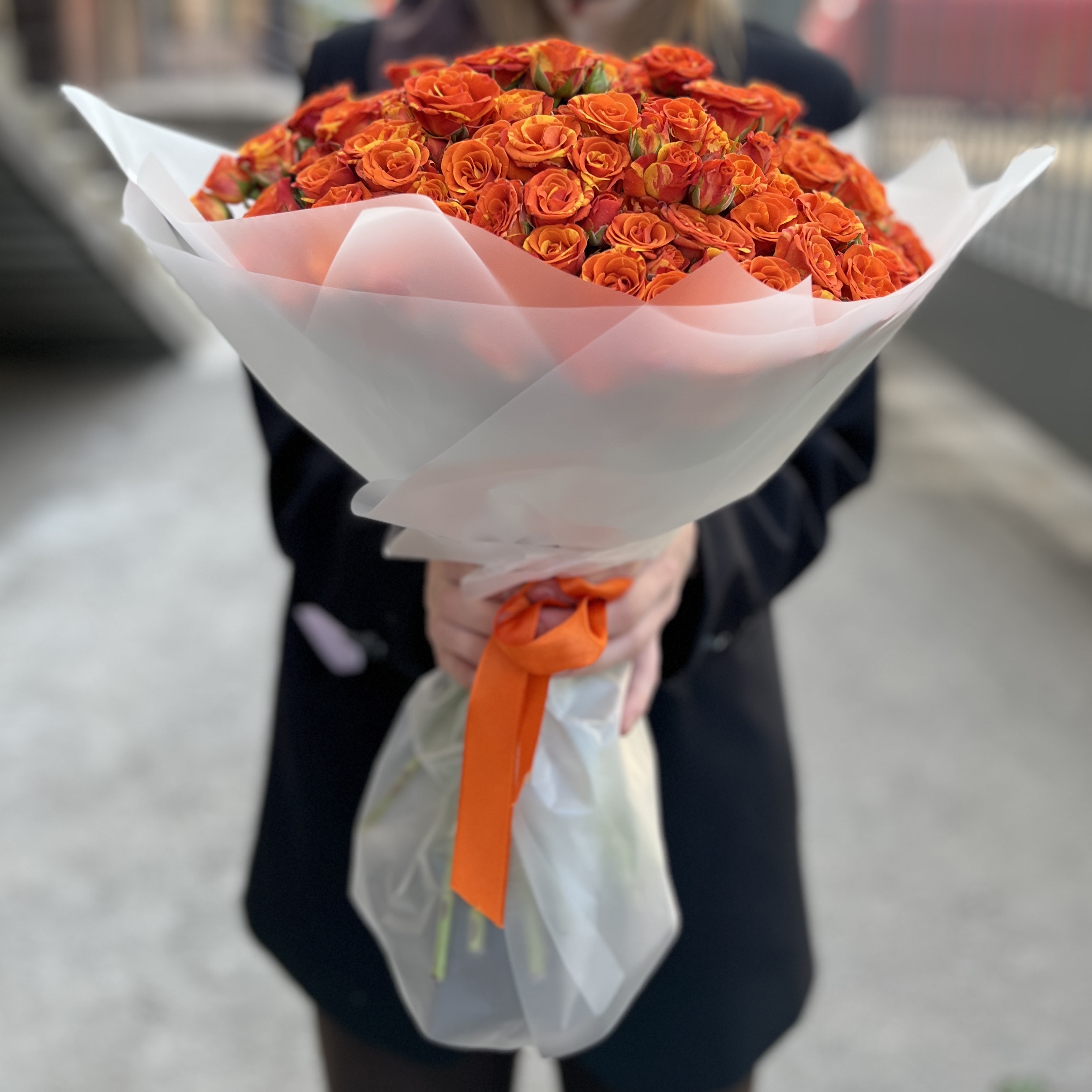 45 огненных кустовых роз Смэшинг 40 см