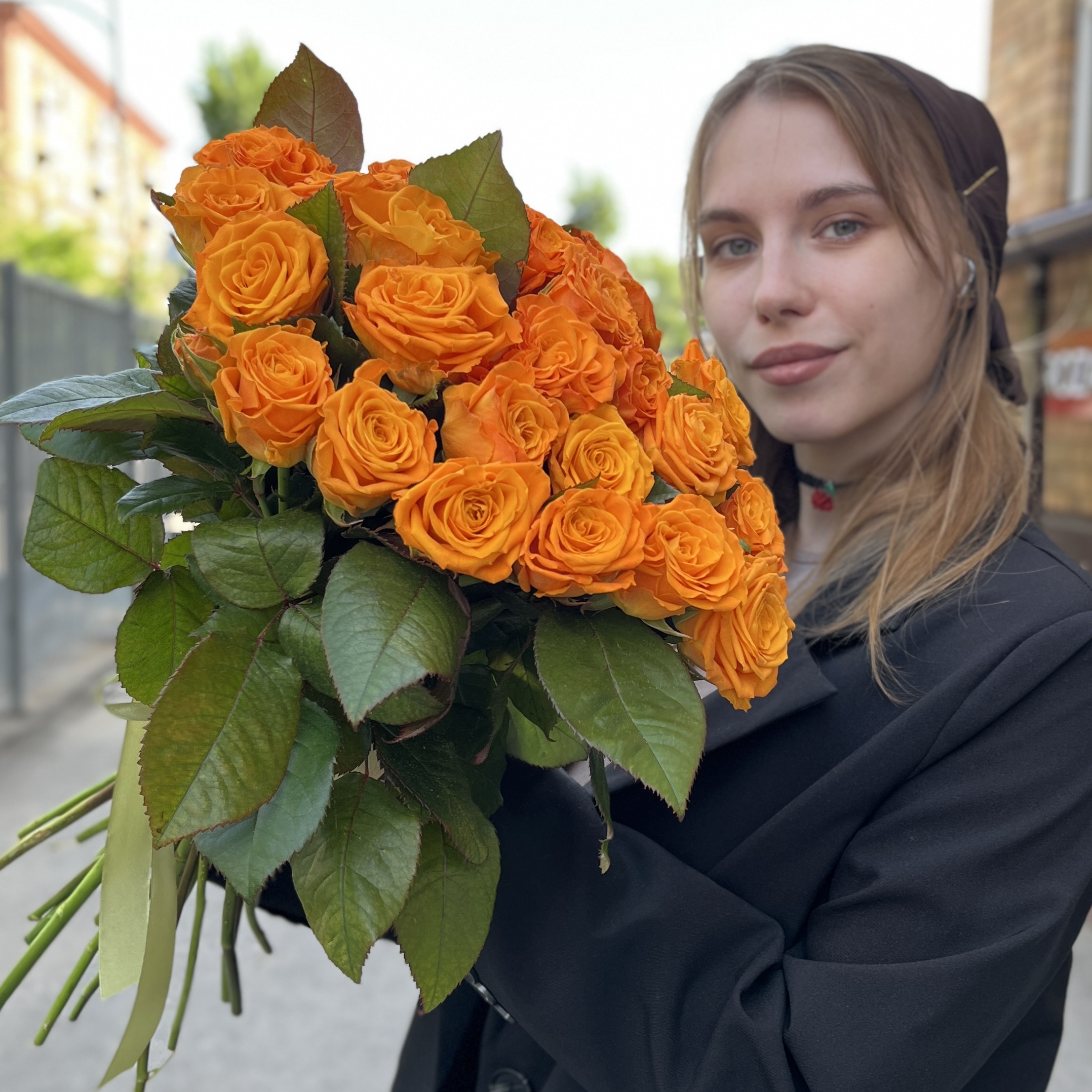 25 оранжевых роз Элеганс 60 см