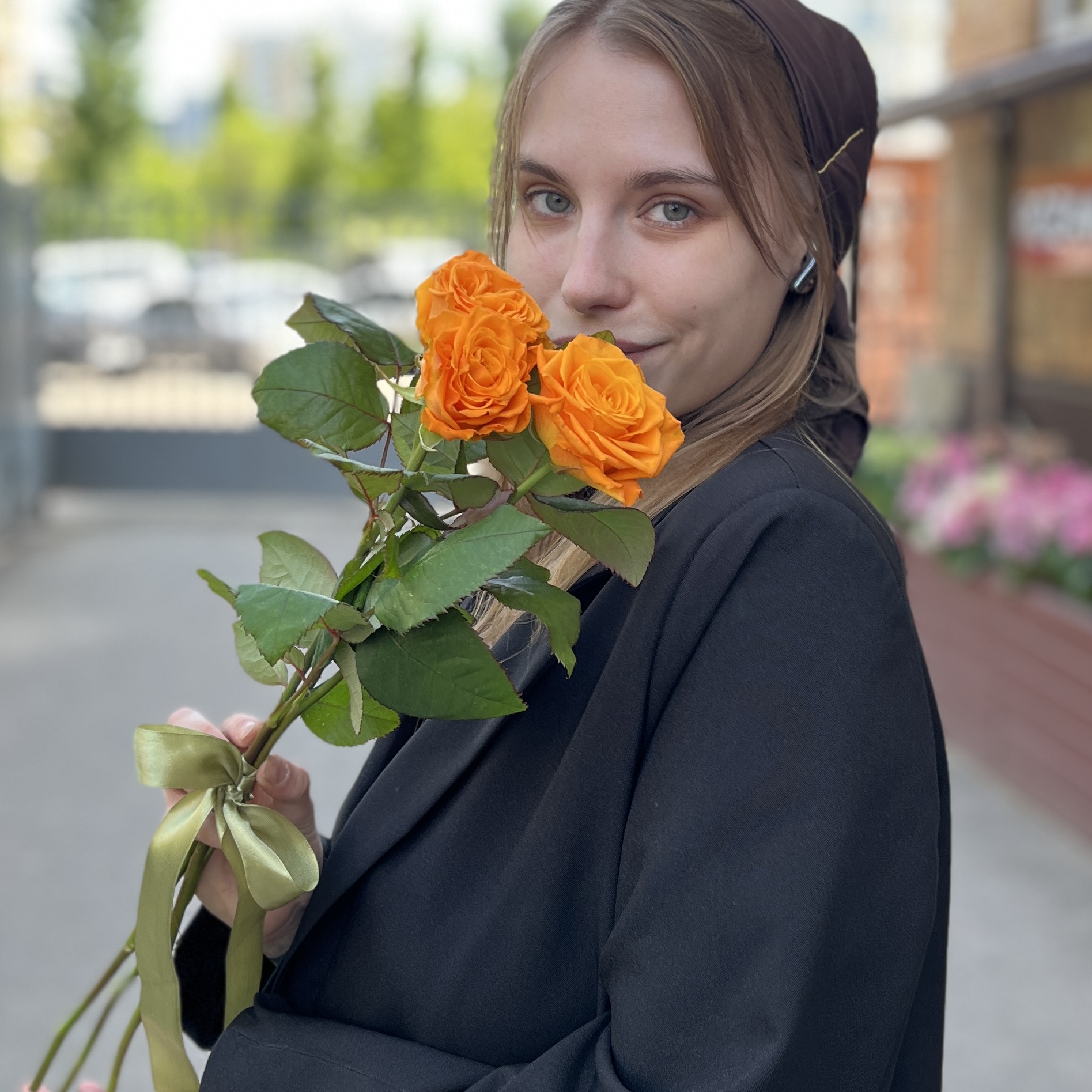 3 оранжевые розы Элеганс 60 см