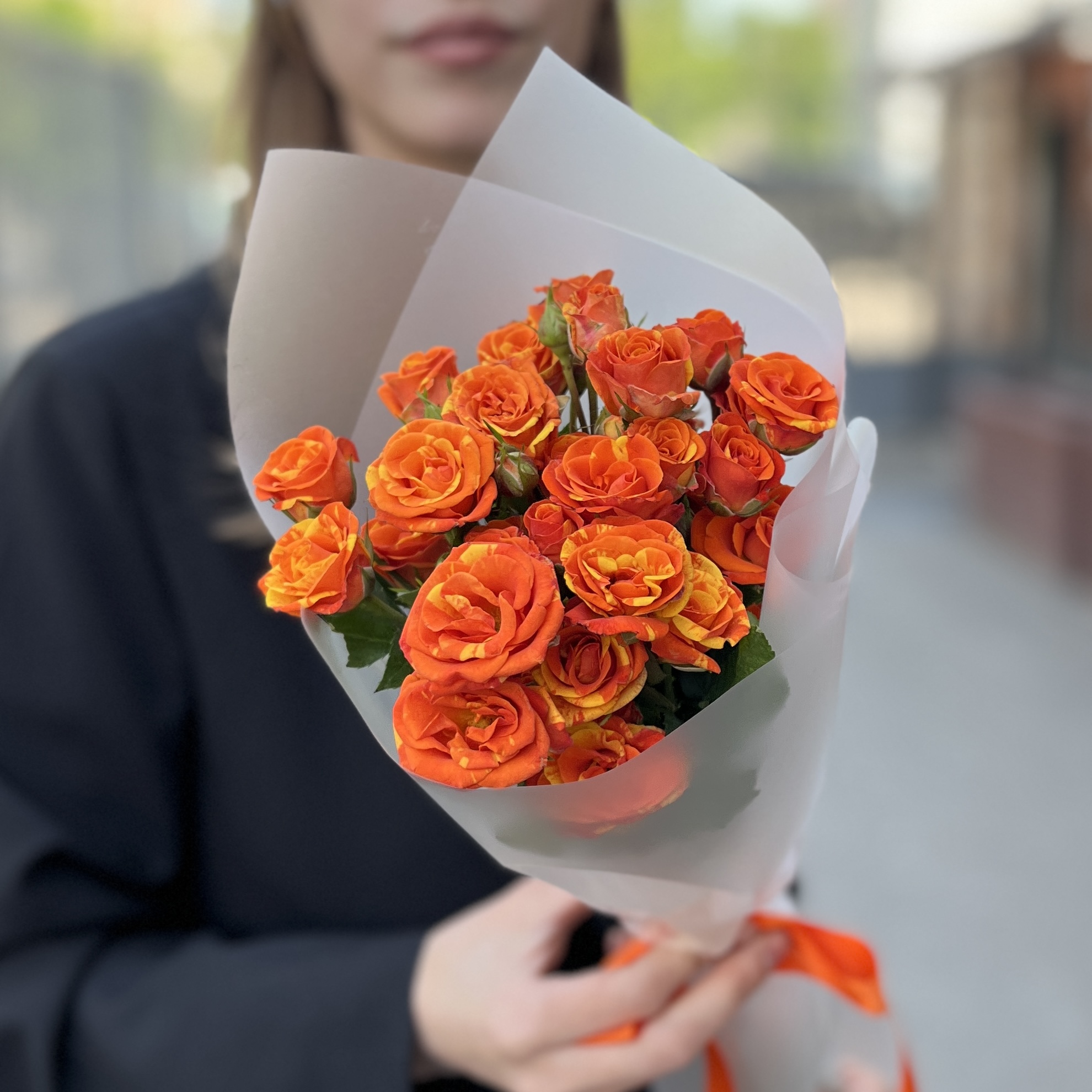7 огненных кустовых роз Смэшинг 40 см