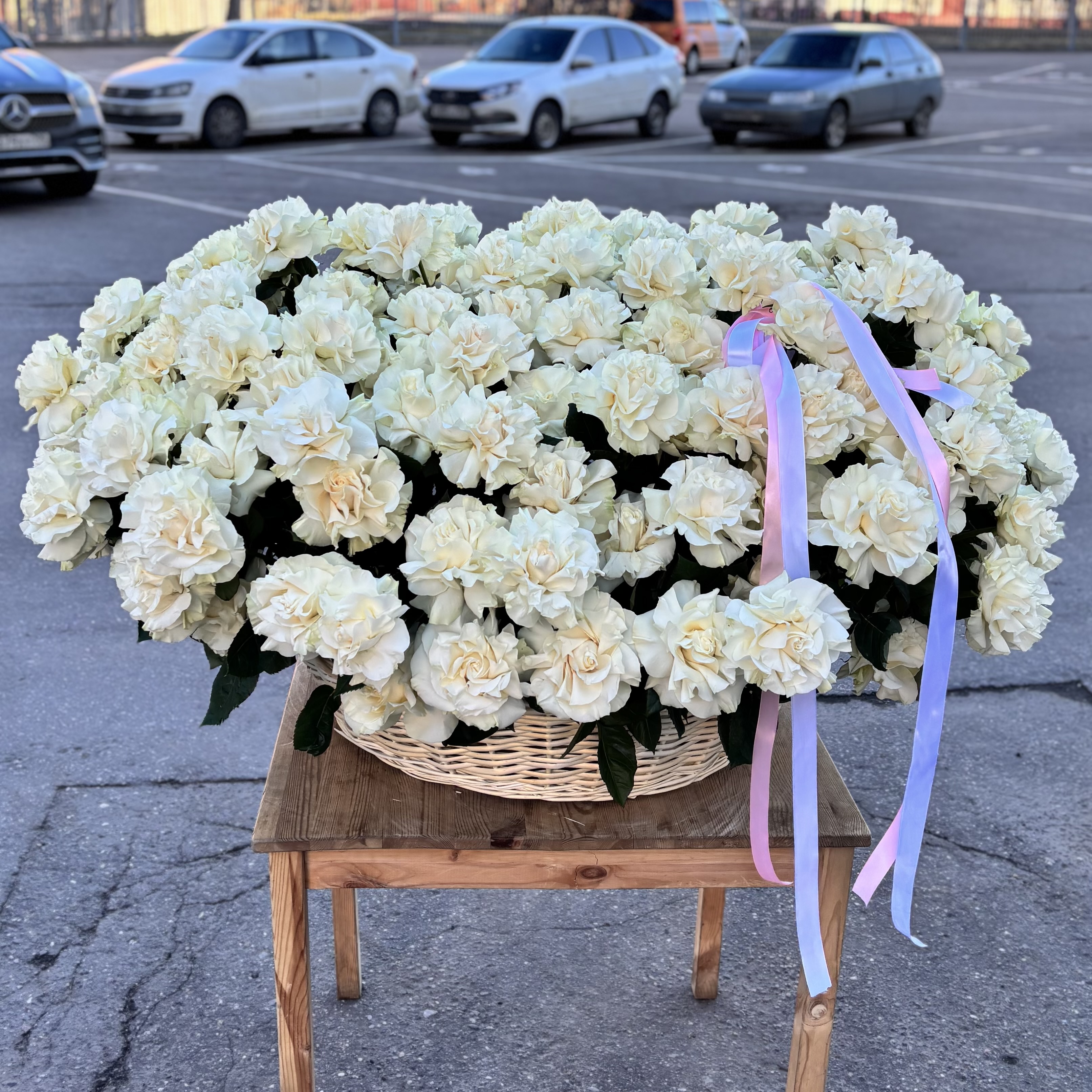 151 французская Роза Мондиаль в корзине
