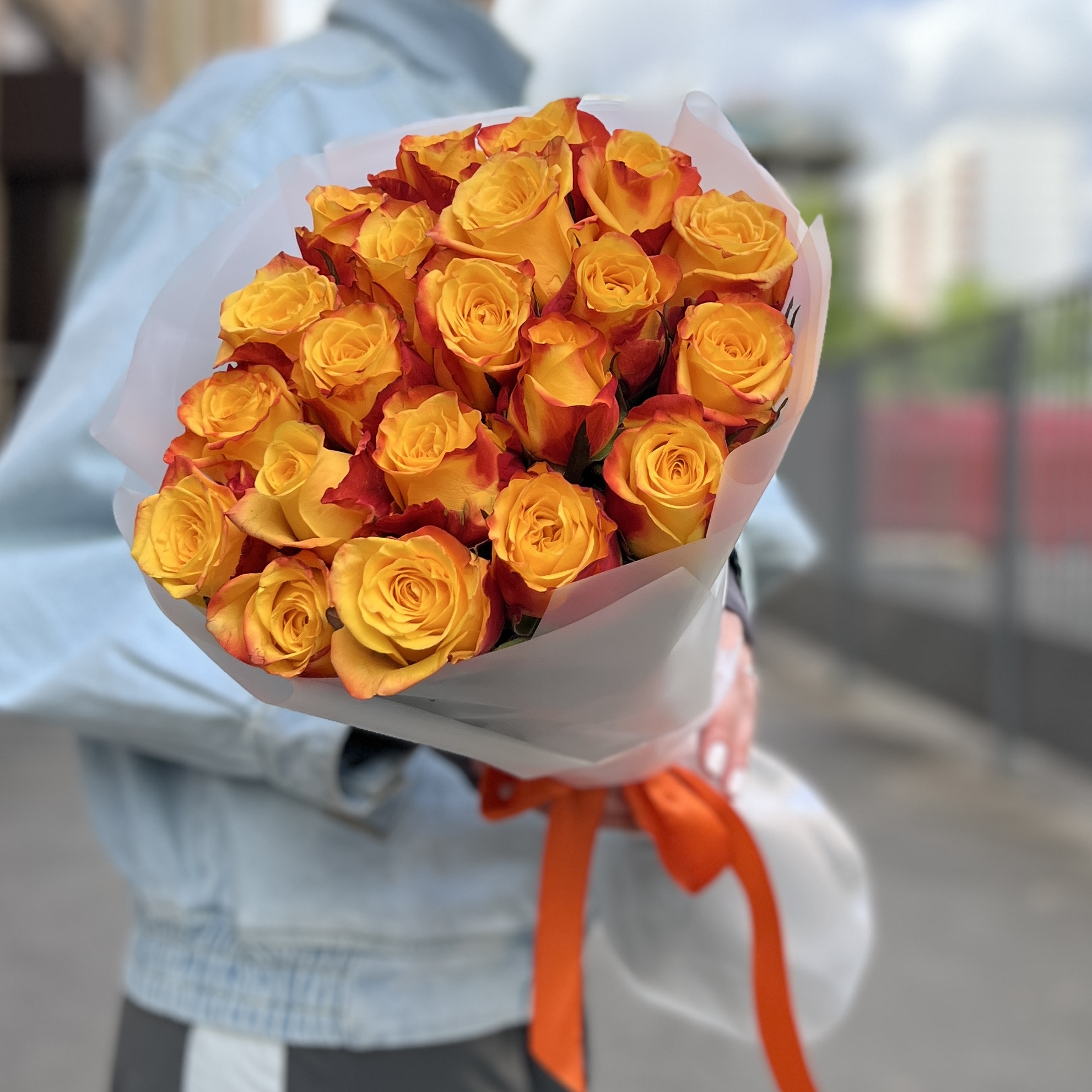 25 ярких роз Корфу 60 см