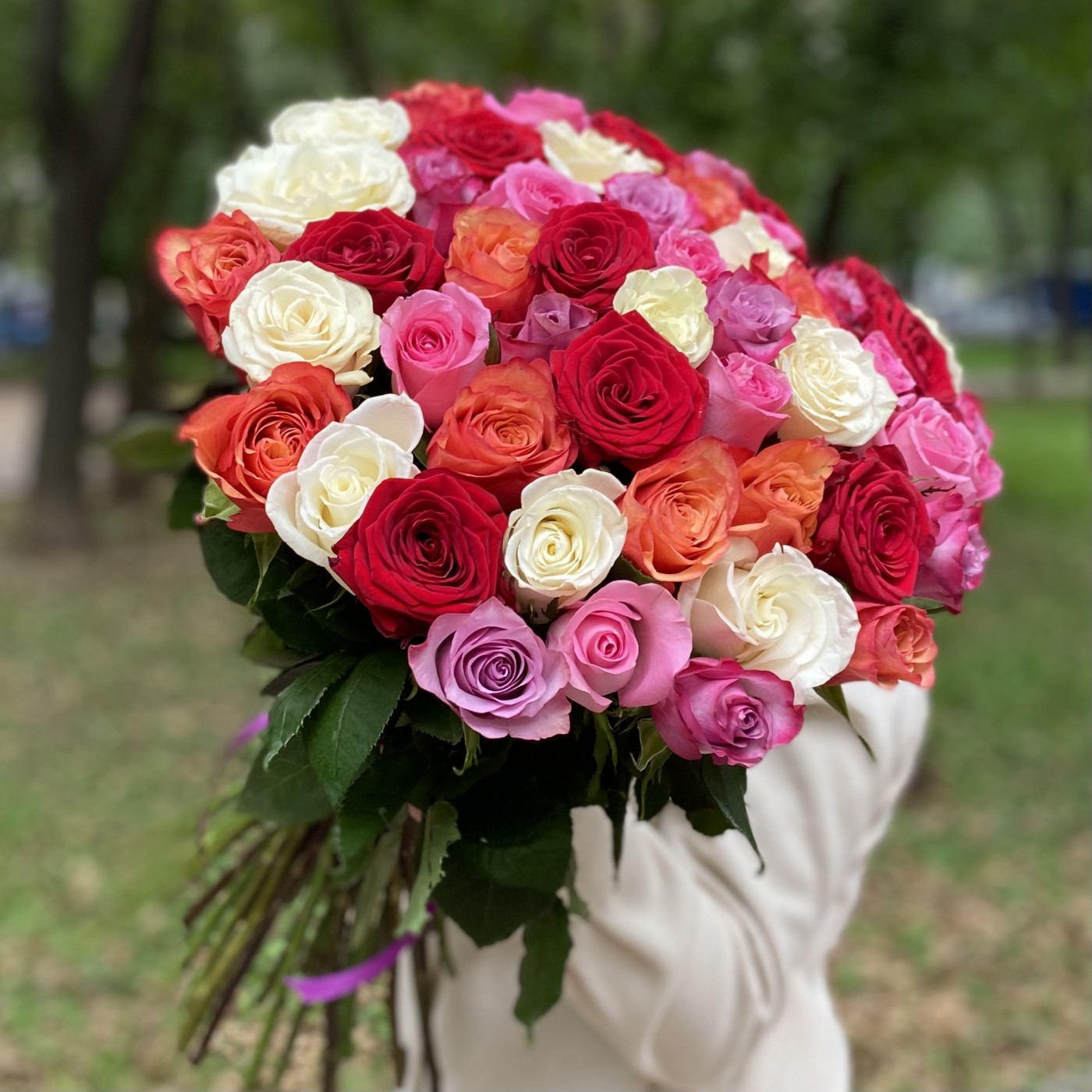 Микс из 51 розы 60 см Летние краски