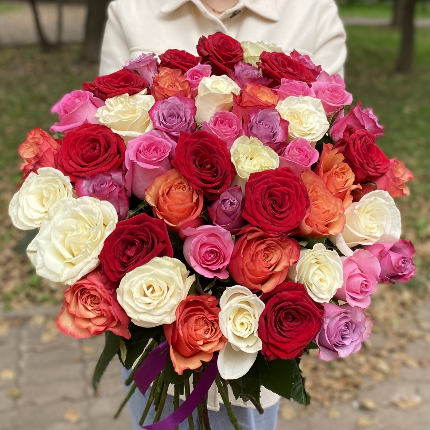 Микс из 51 розы 60 см Летние краски