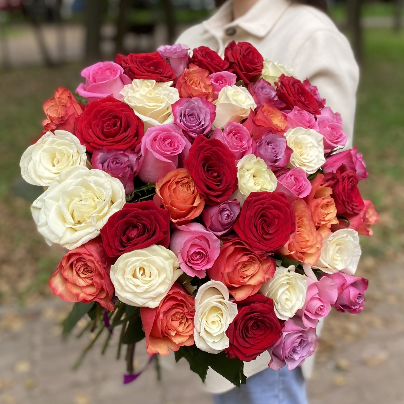 Микс из 51 розы 60 см Летние краски