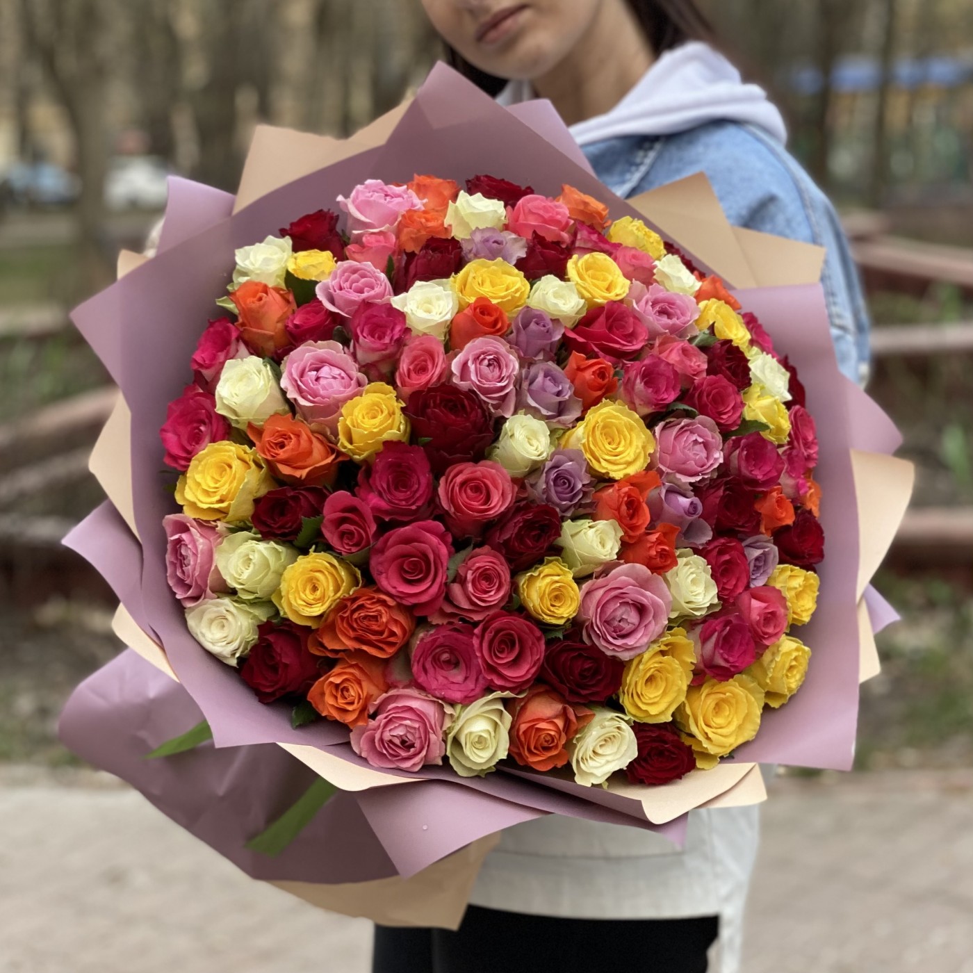 101 роза яркий микс 50 см