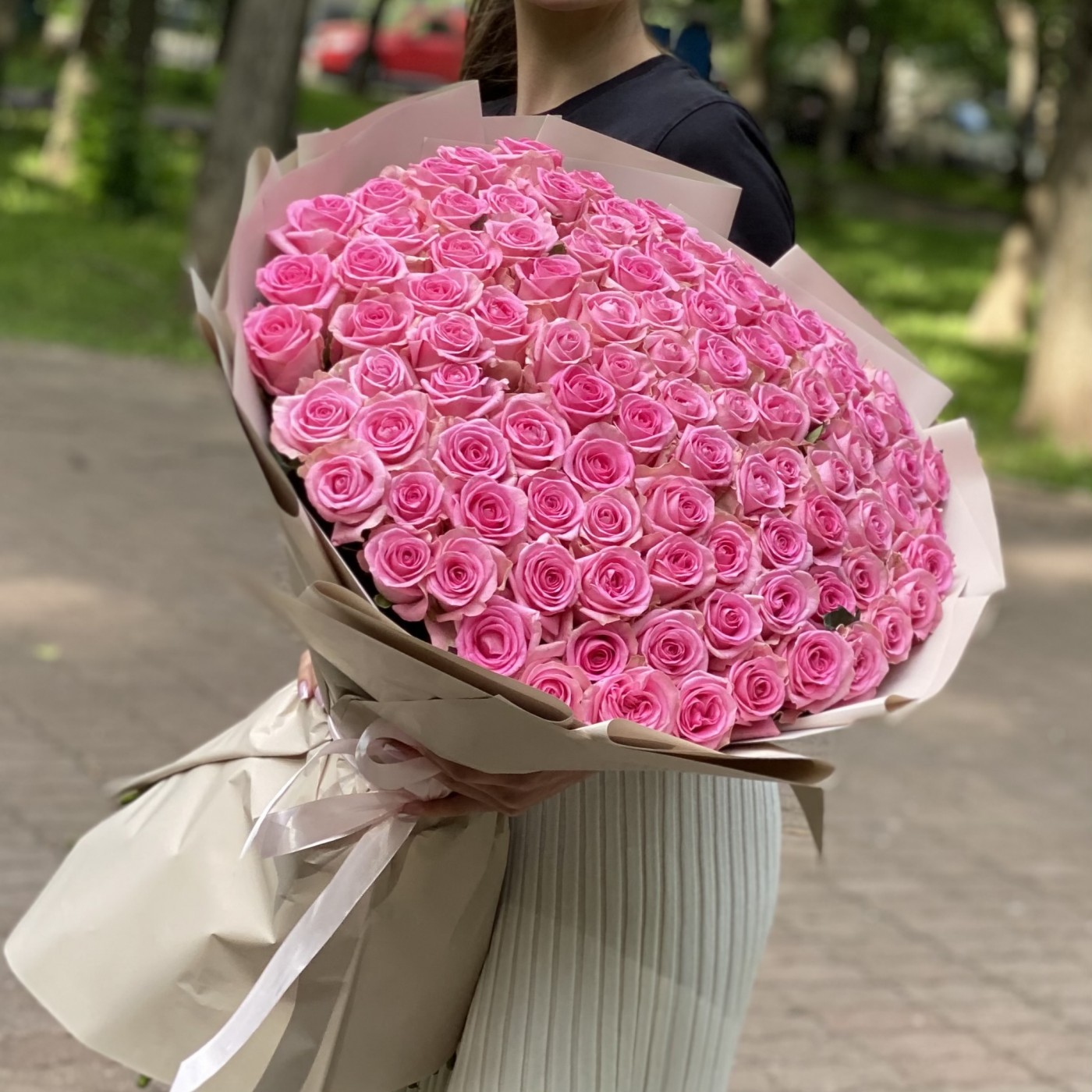101 розовая роза Ревиваль 60 см