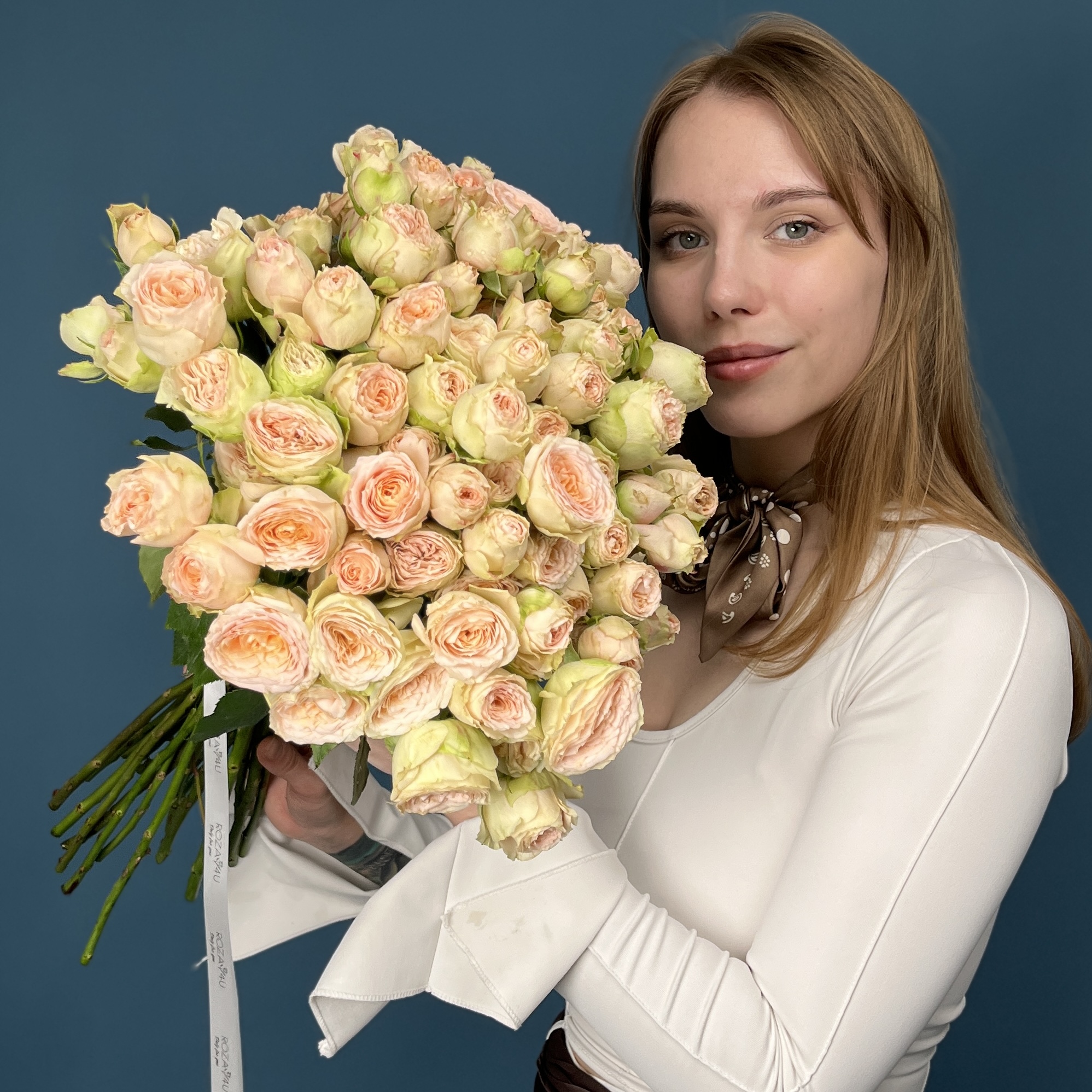 Кустовая пионовидная роза Павлова 40 см