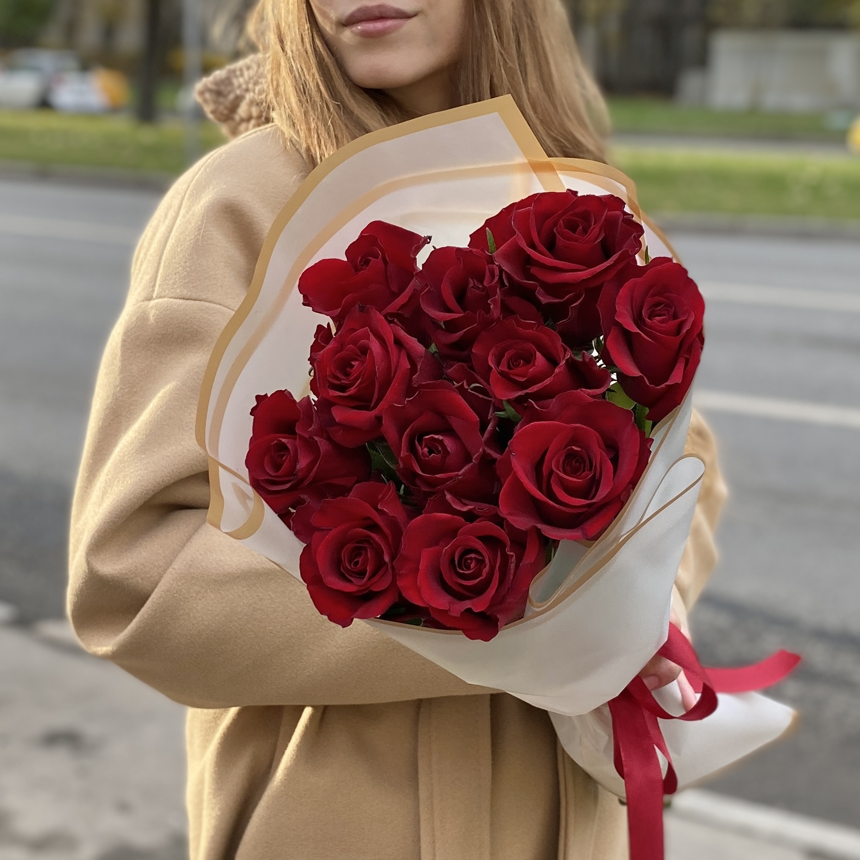 11 красных роз Эвер Ред 60 см