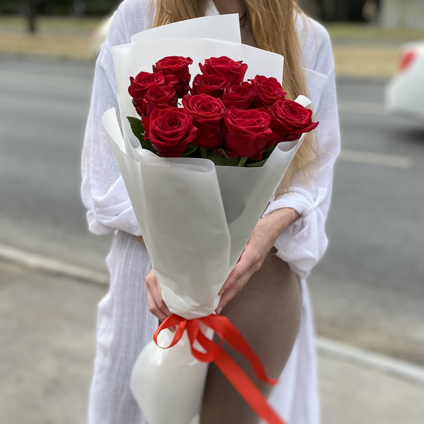 11 красных роз 70 см