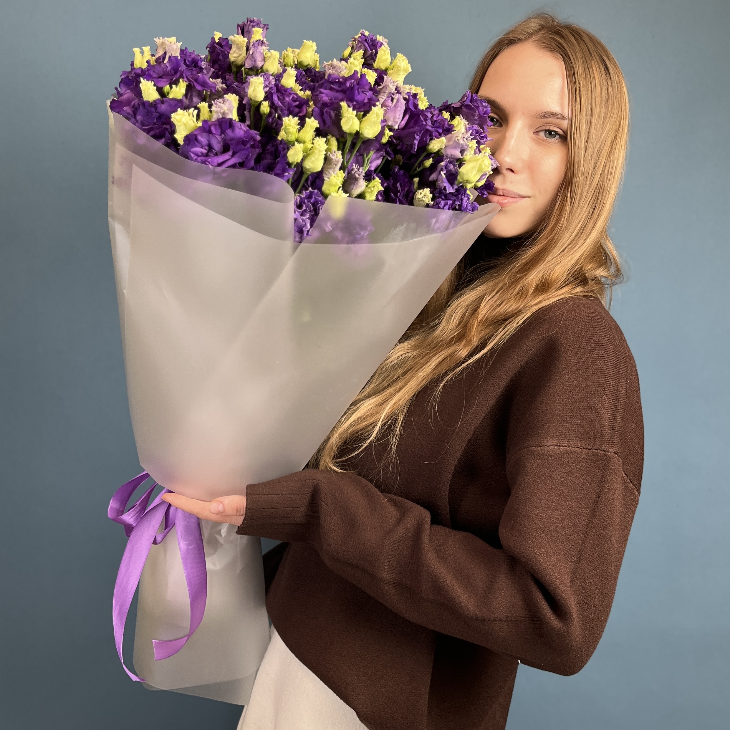 11 фиолетовых махровых эустом
