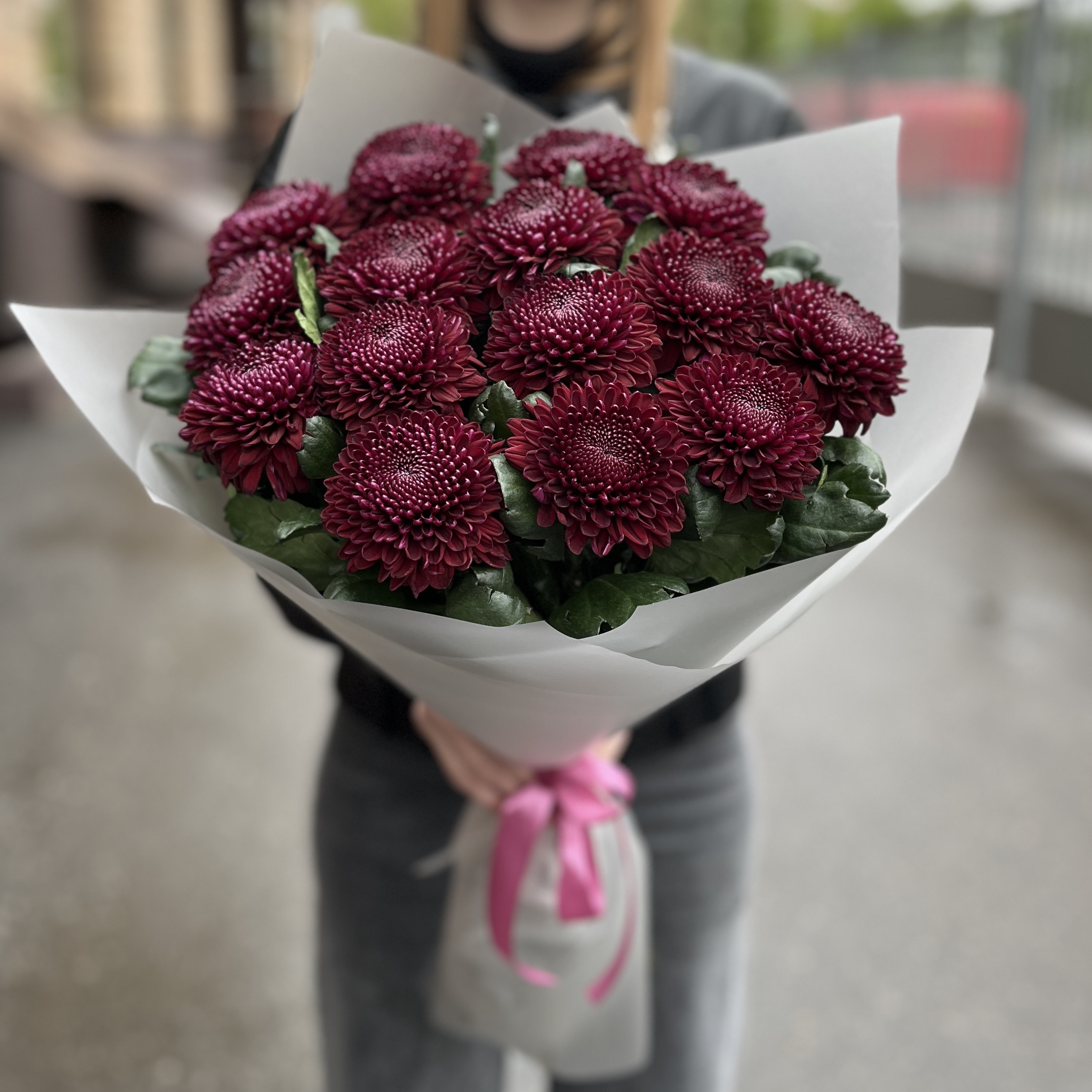 15 бордово-фиолетовых хризантем Покер