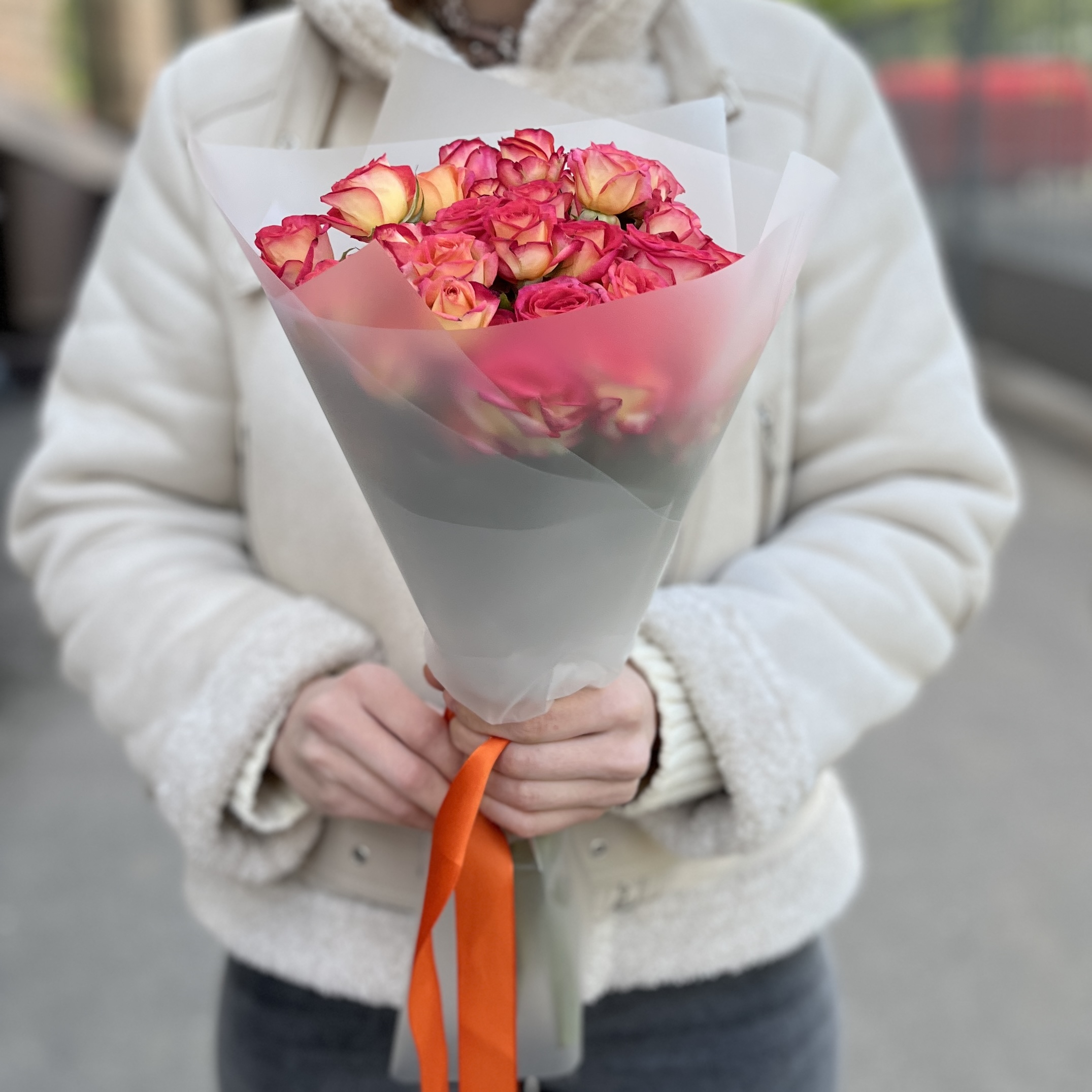 9 кустовых роз Саммер Дэнс
