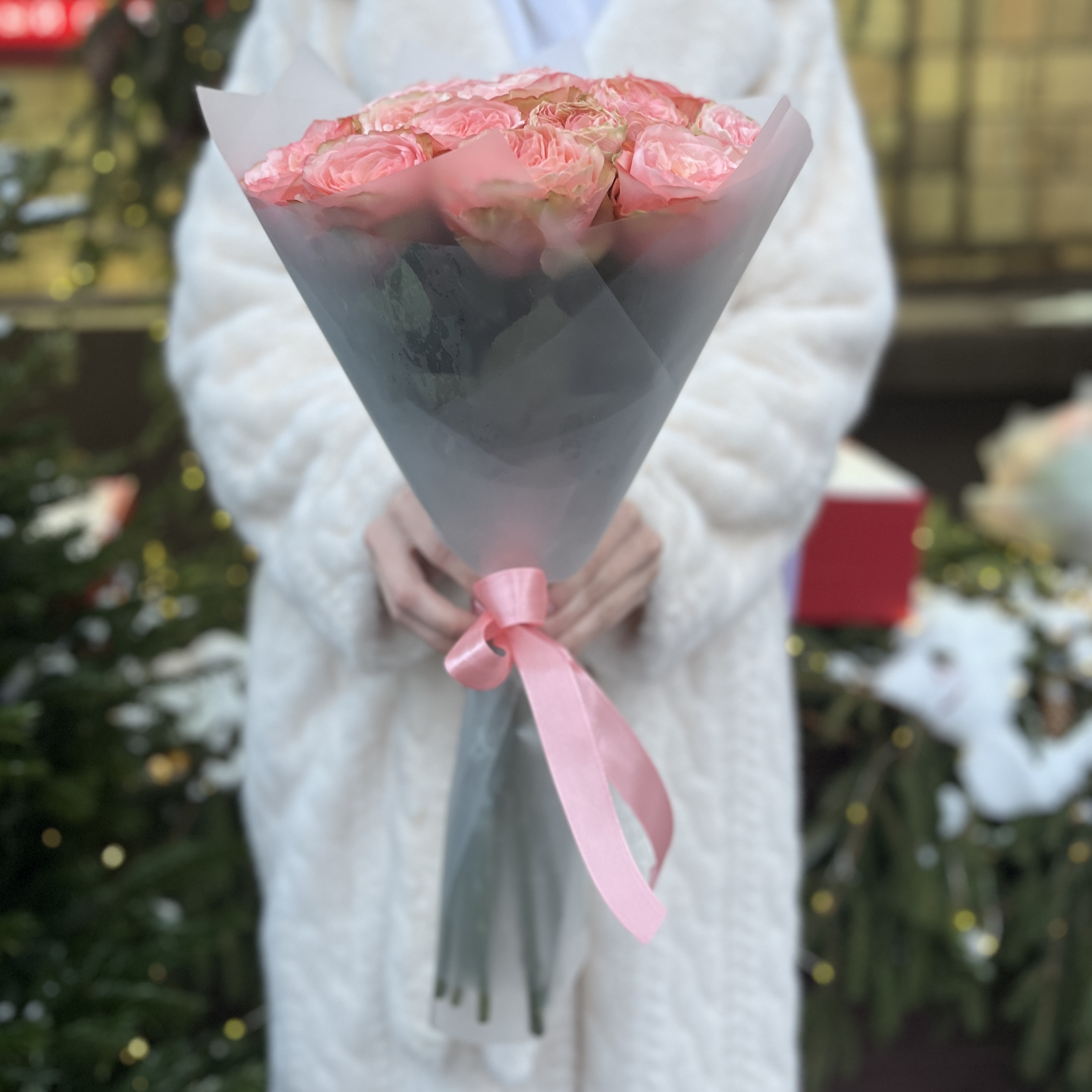 15 пионовидных роз Кахала 50 см