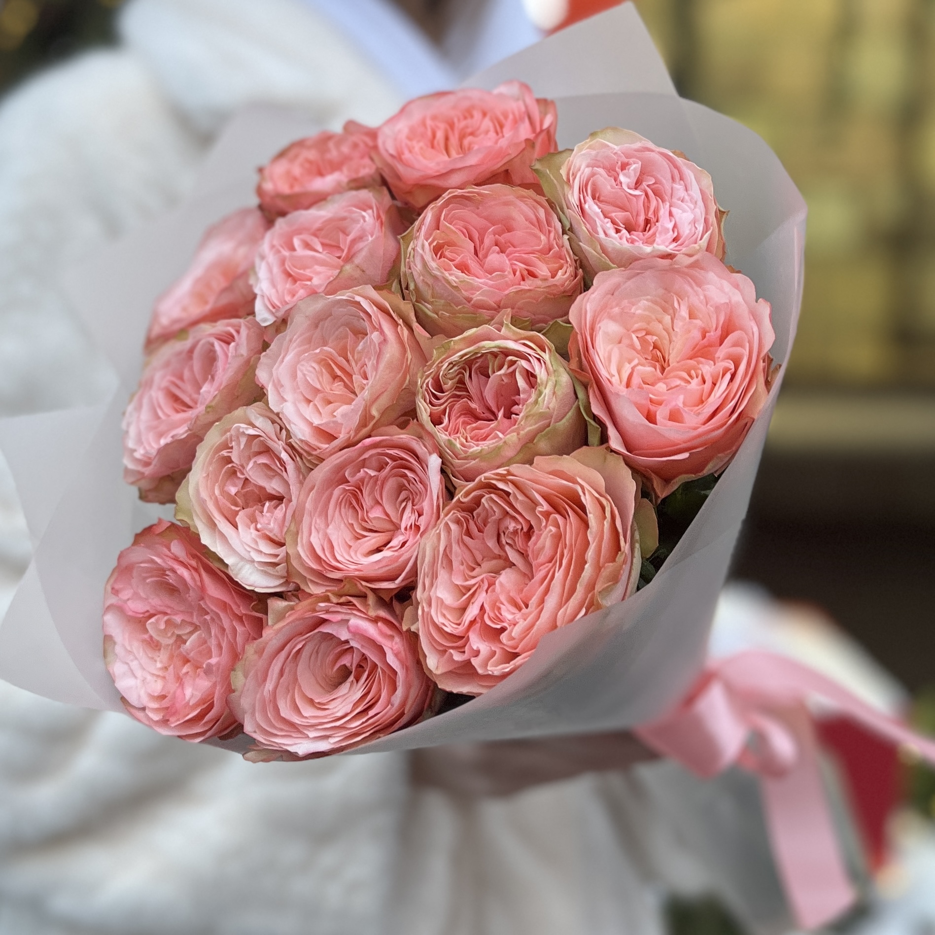 15 пионовидных роз Кахала 50 см