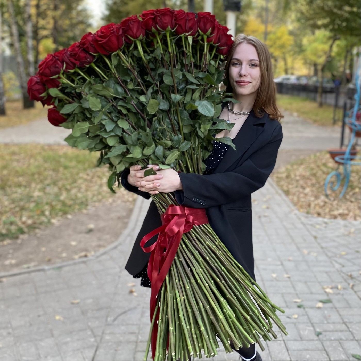 101 ароматная красная роза 120 см