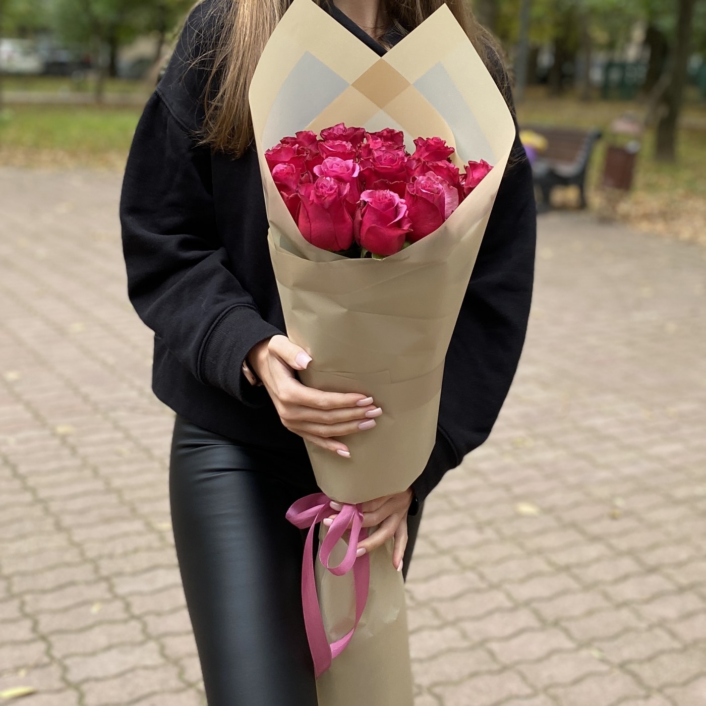 15 малиновых роз Мели