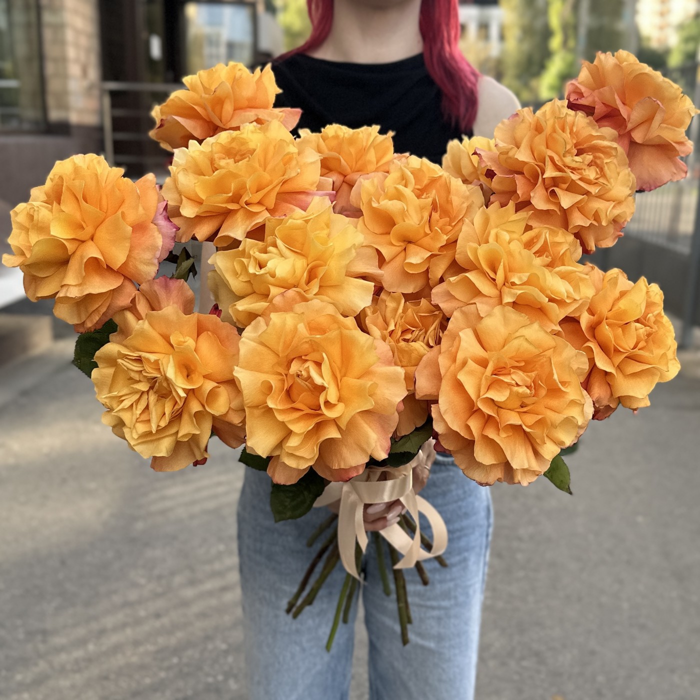 15 пышных роз Фри Спирит
