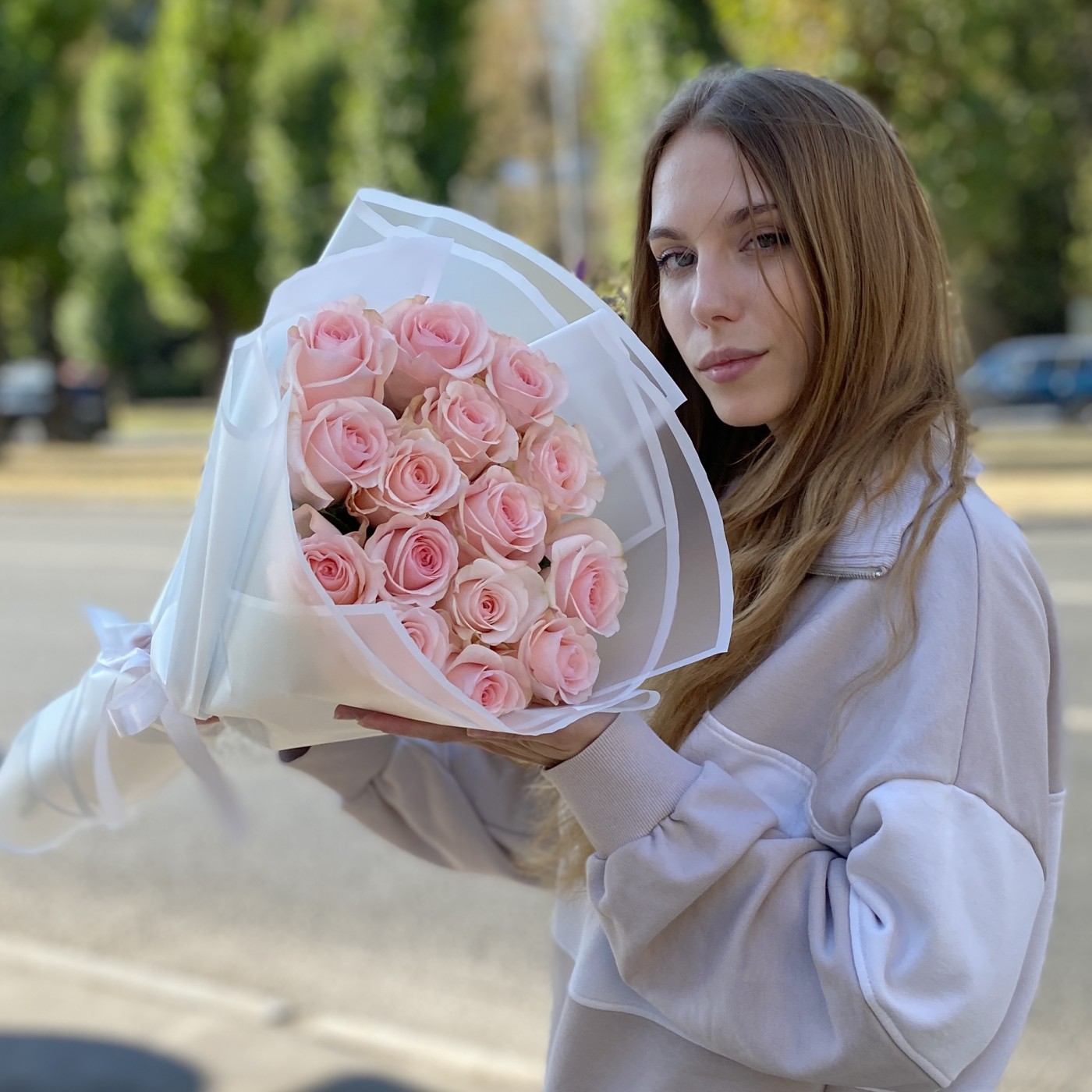 15 розовых роз Новия