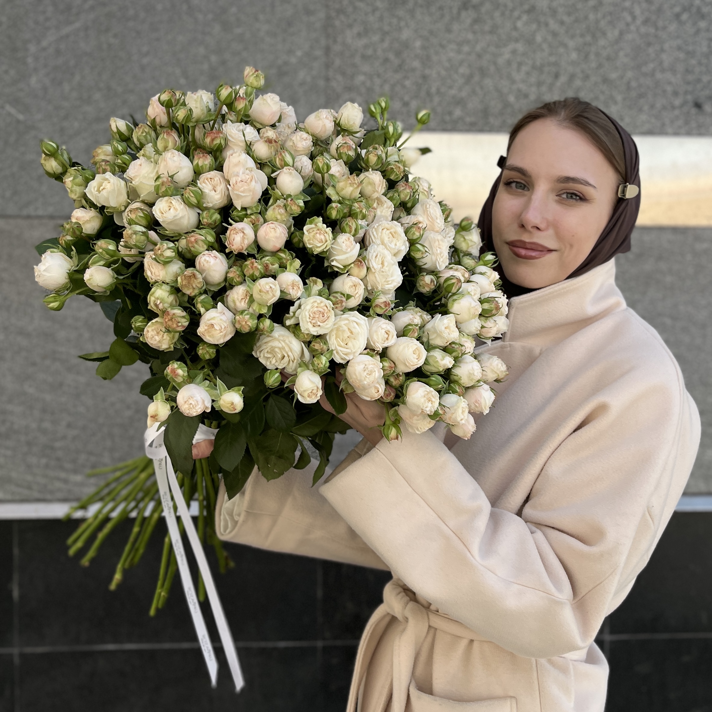 25 кустовых пионовидных Роз Принцесс Бомбастик 70 см