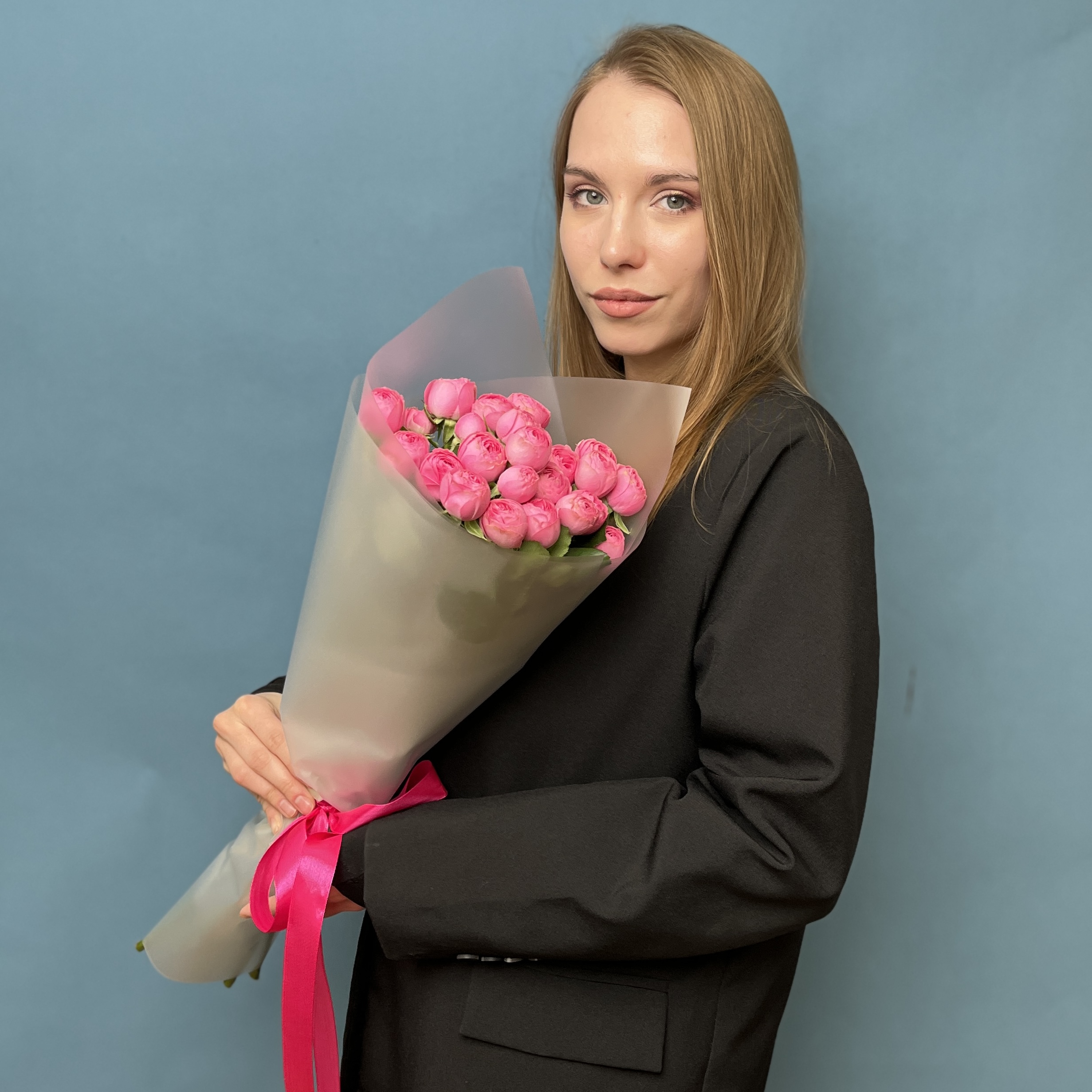 5 кустовых розовых роз Жизель 60 см