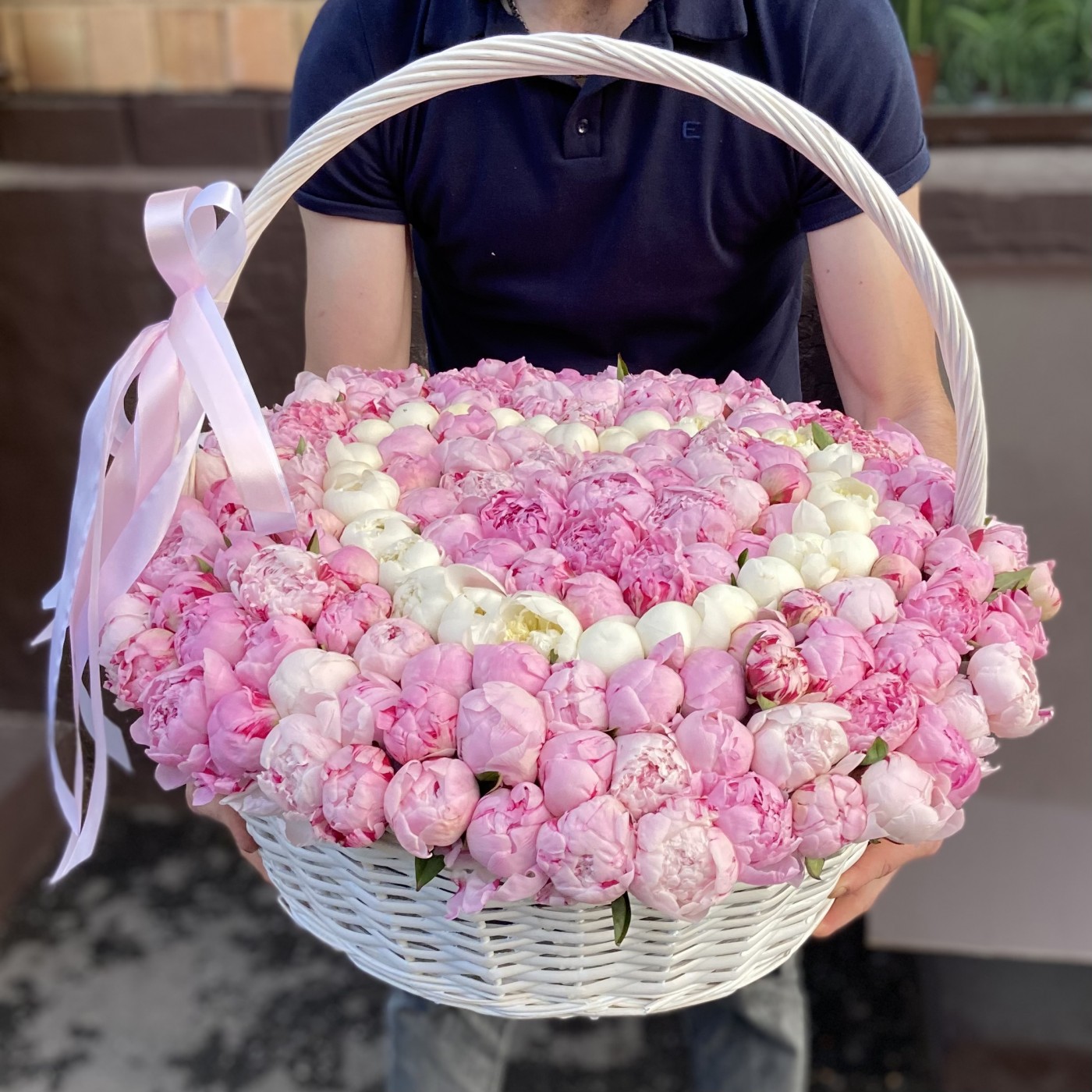 201 пион Сердце в корзине