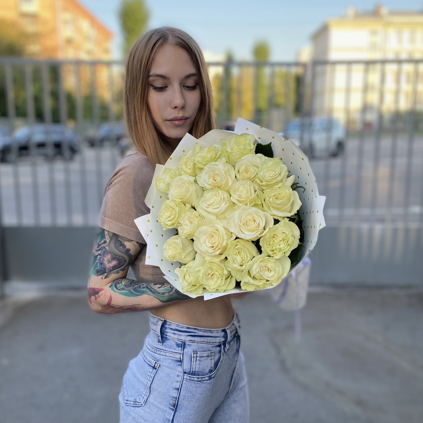 21 белая роза Мондиаль