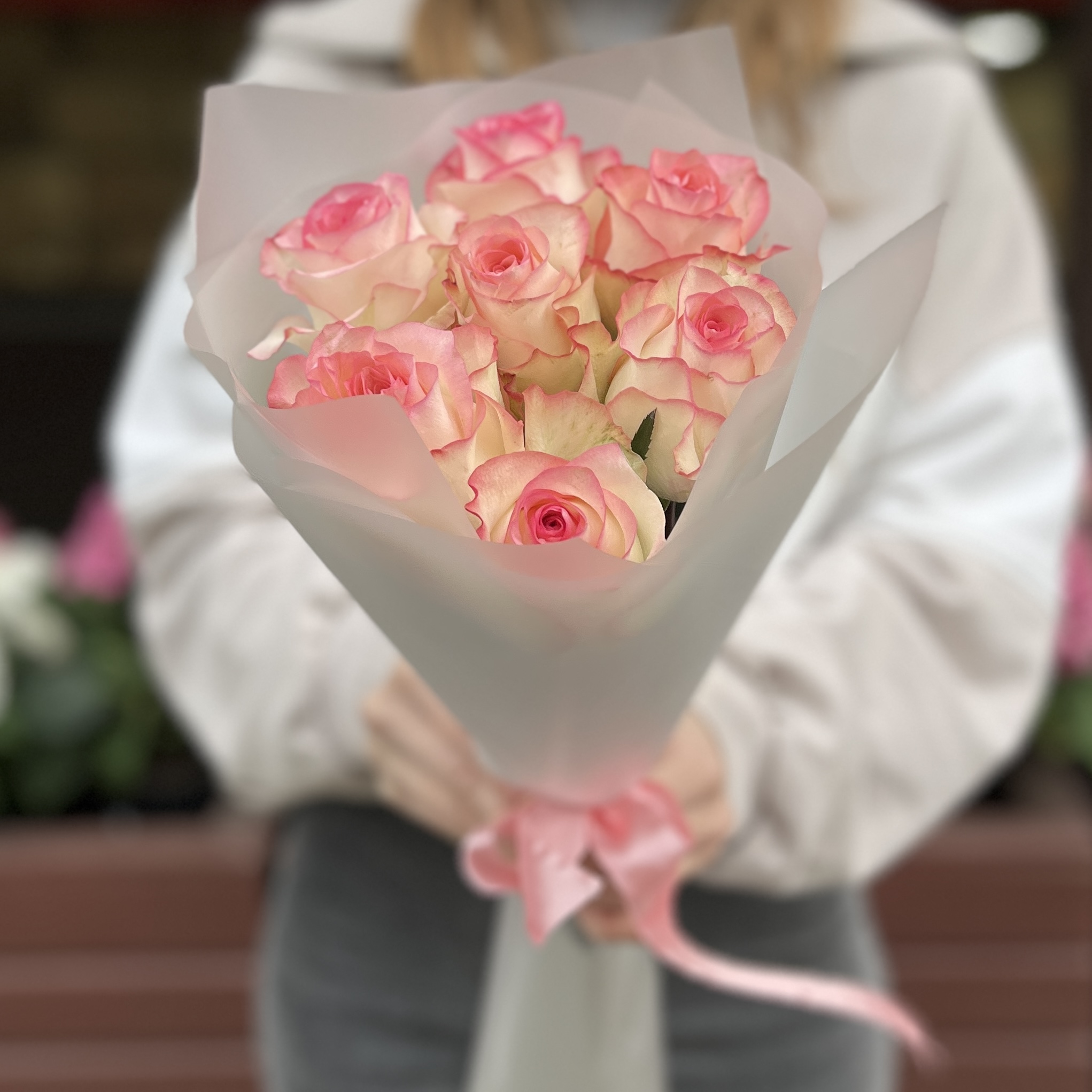7 нежных роз Джумилия 50 см