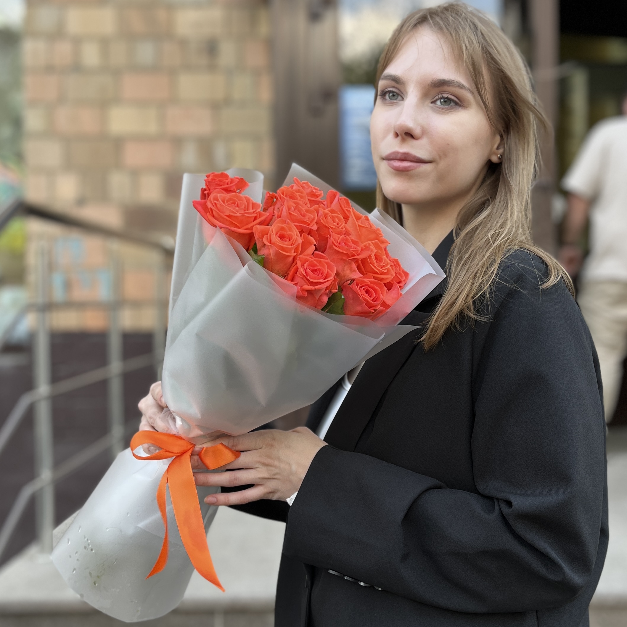 15 оранжевых роз Вау 50 см