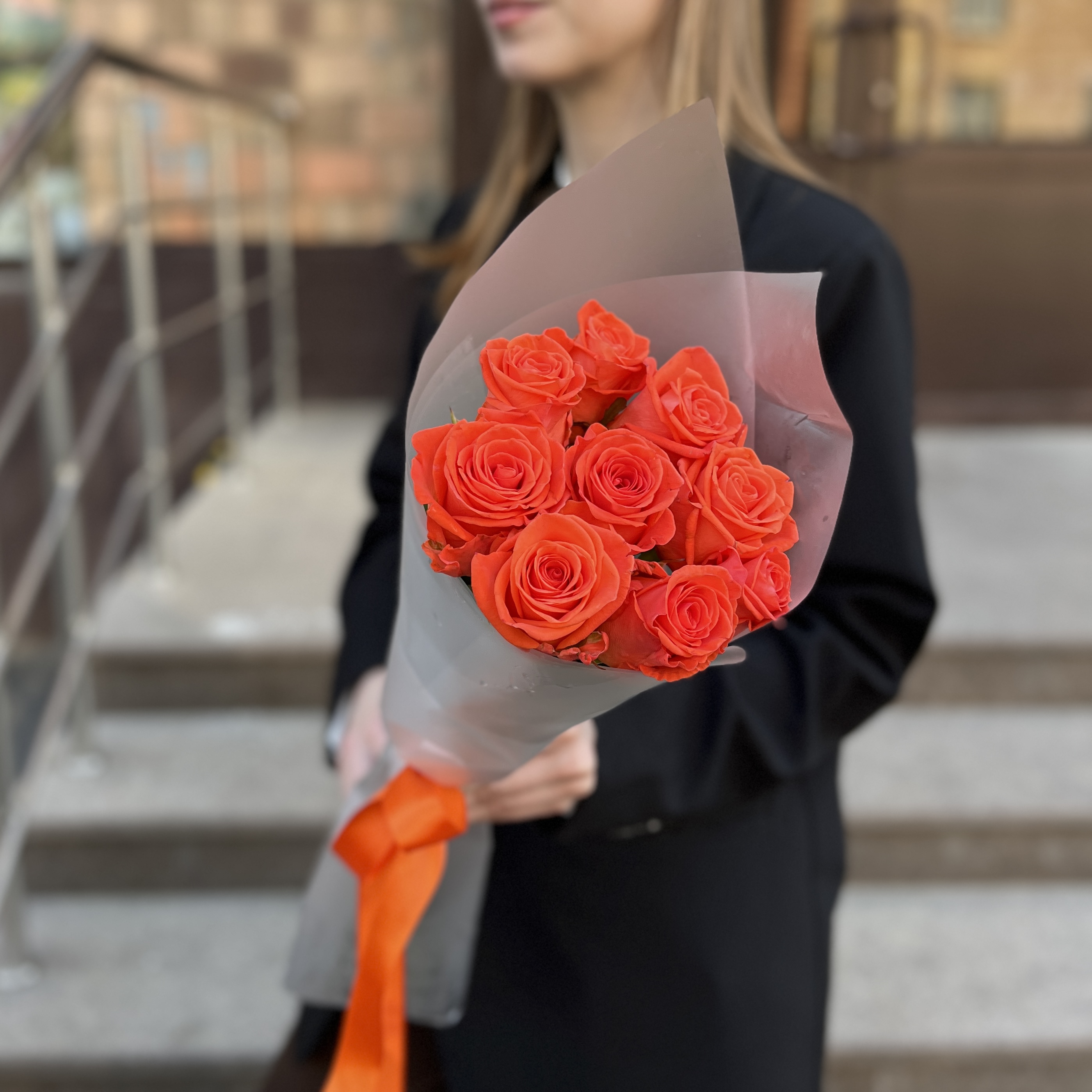 9 оранжевых роз Вау 50 см
