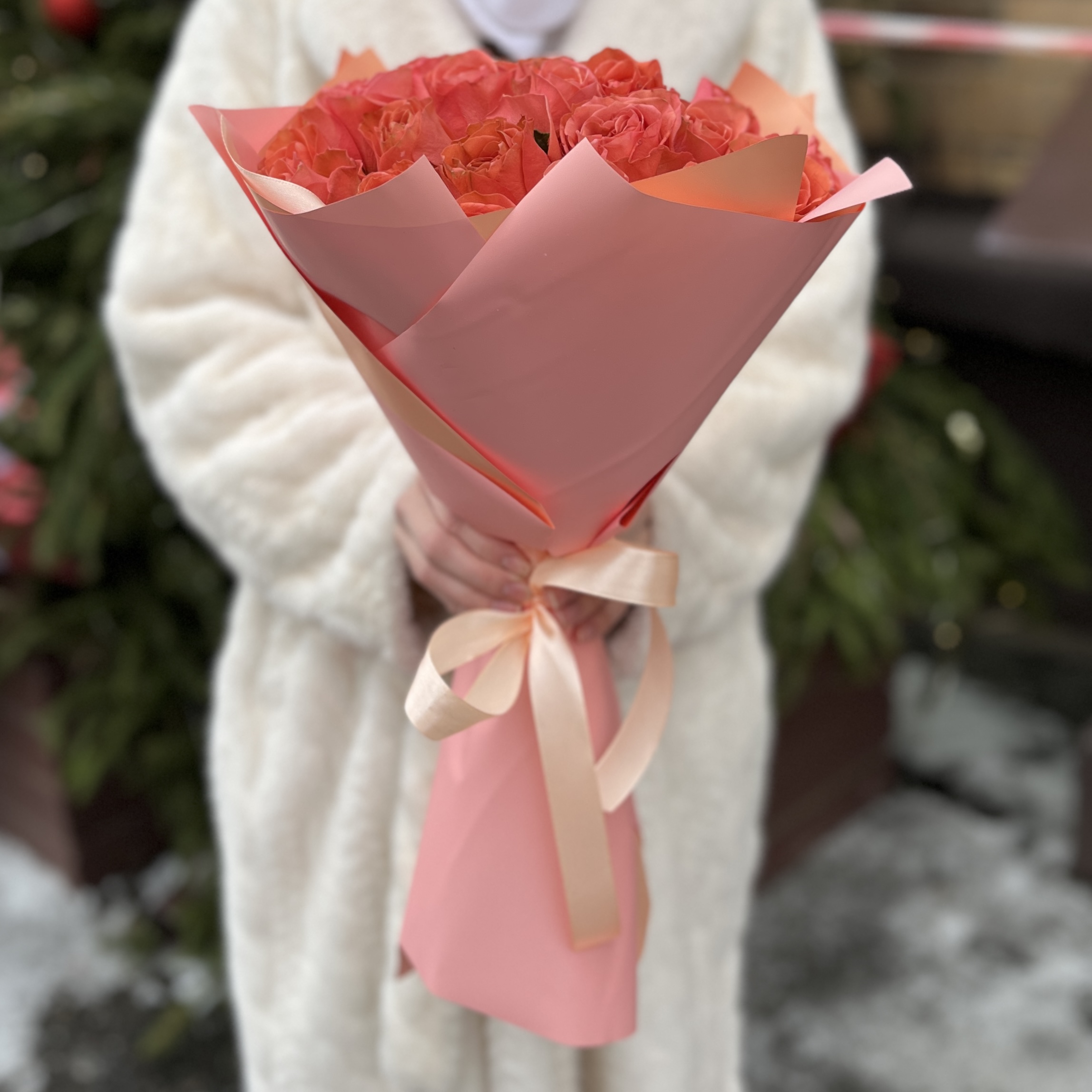 25 роз 50 см Корал Экспрешен